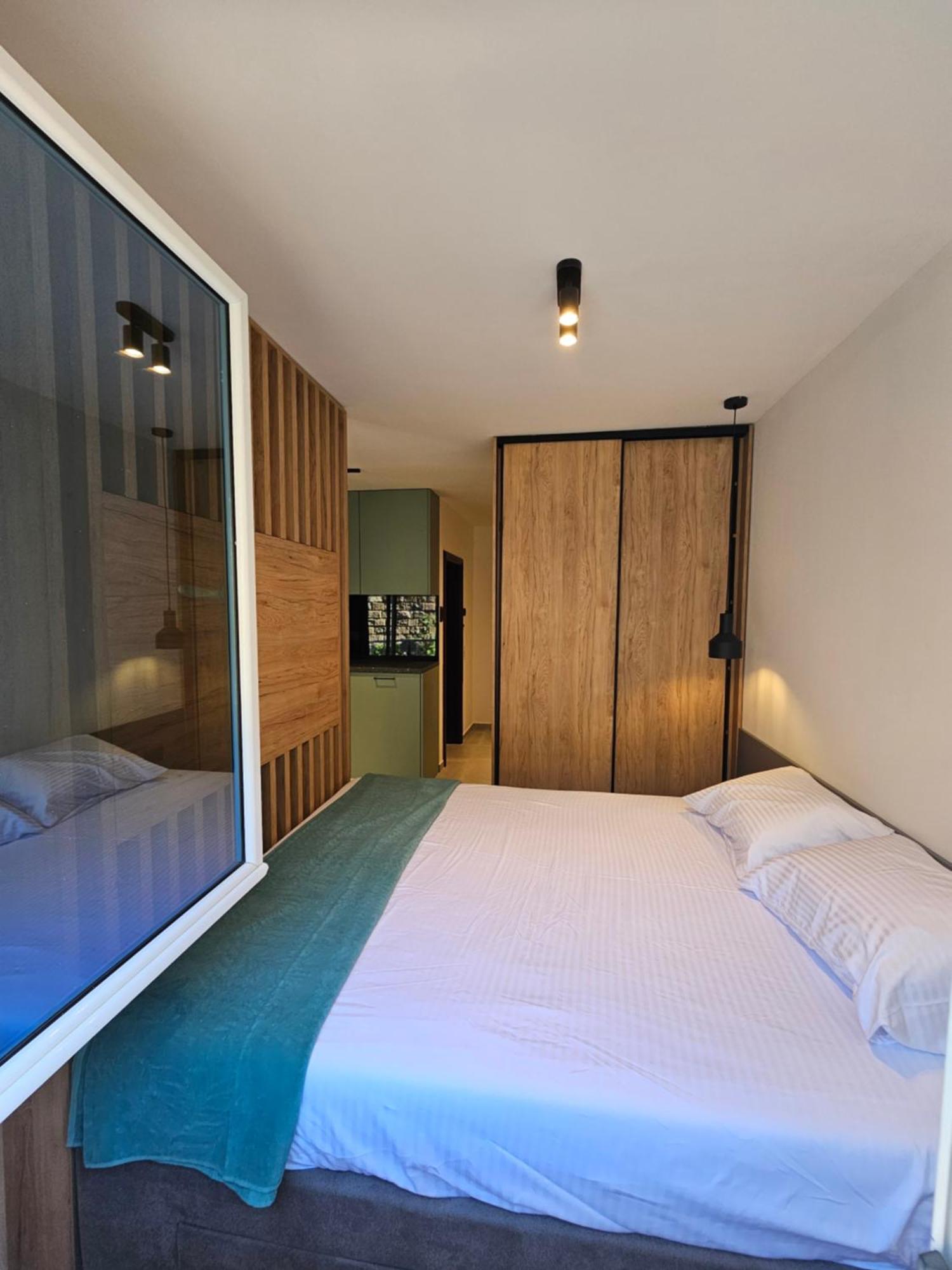 Anja & Ogo Apartments Sea View & Pool Petrovac ภายนอก รูปภาพ